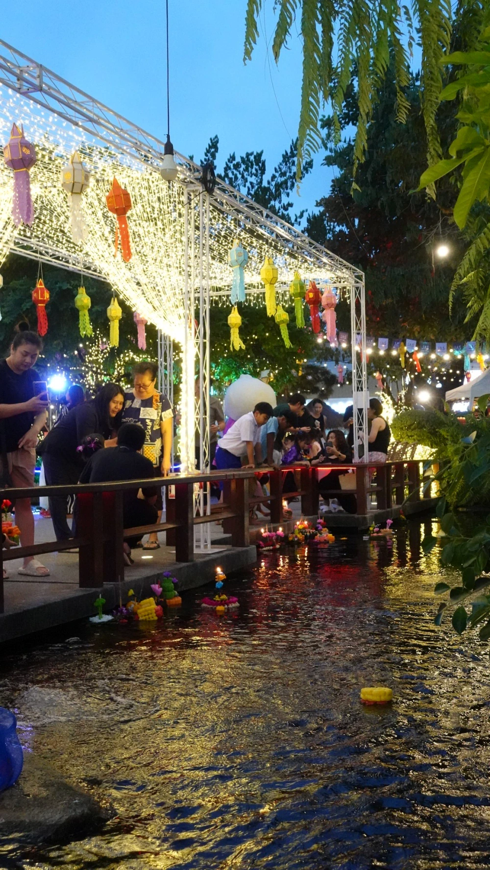 Eco-Friendly Loy Krathong