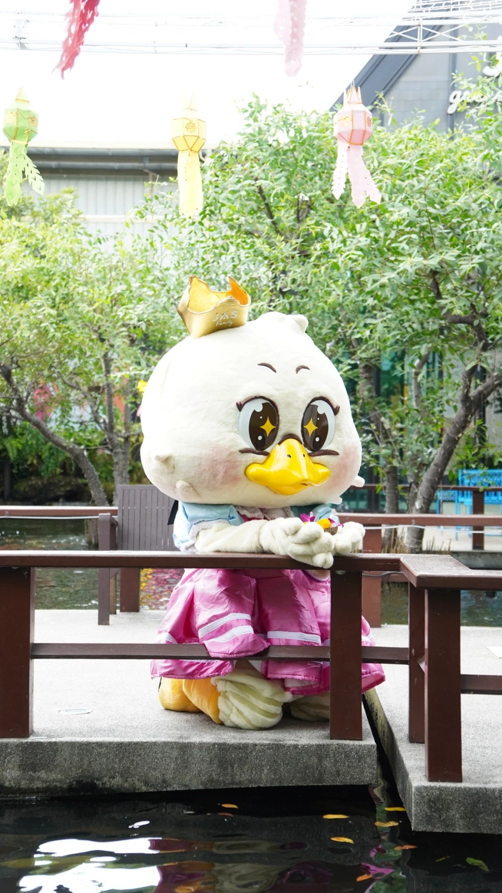 Eco-Friendly Loy Krathong