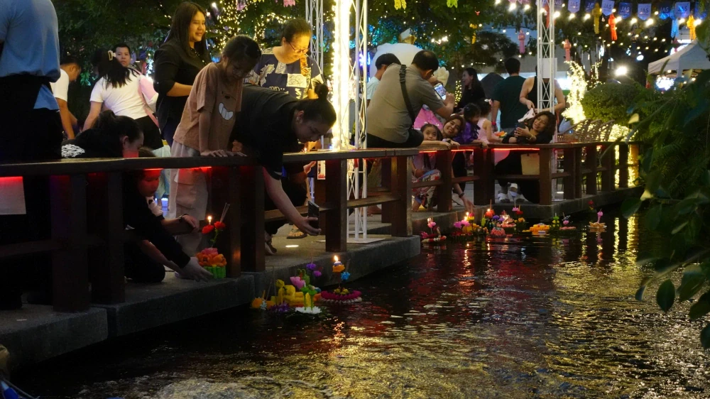 Eco-Friendly Loy Krathong