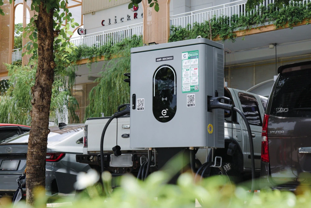 Electric Vehicle Charging Station (EV Charger)